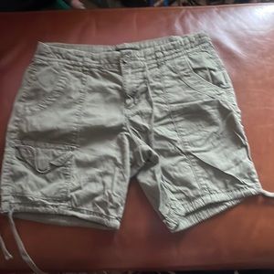 Woman’s Cargo Shorts